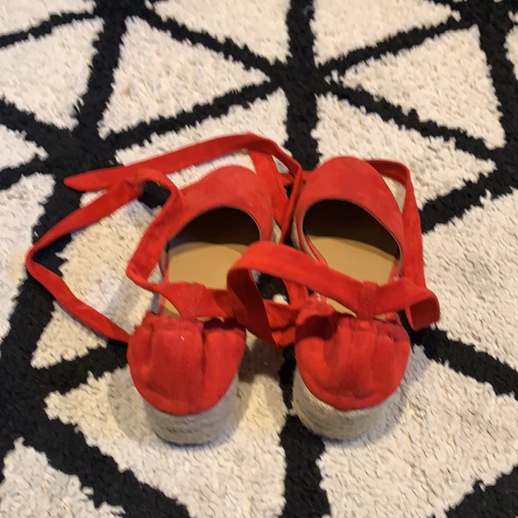 Red, suede, ankle tie espadrilles size 6 Marc Fisher - Picture 3 of 4